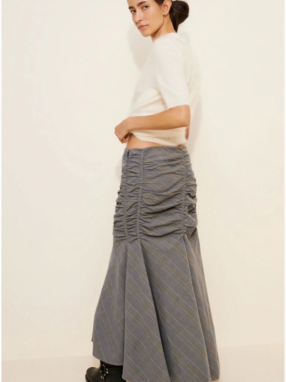Maeve Sexy Ruched Mermaid Midi Skirt - Picture 3 of 4